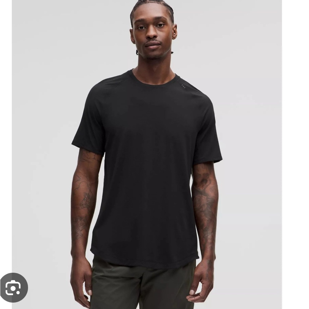Lululemon License to Train Short Sleeve Shirt